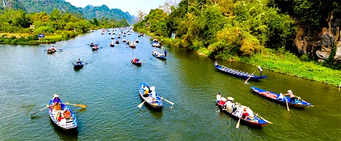 Du lịch thu đông và du xuân lễ hội