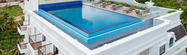 Bể bơi sạch đẹp thuận tiện nghỉ dưỡng của du khách