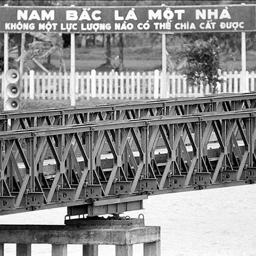 Lính gác tại Vĩ tuyến 17 ngày đất nước còn chia cắt