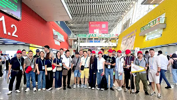Đoàn khách Hanoi Etoco tại nhà B khu triển lãm Pazhou, Canton Fair