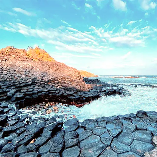 Ghềnh Đá Đĩa Phú Yên độc đáo với những lớp đá xếp tự nhiên tuyệt đẹp