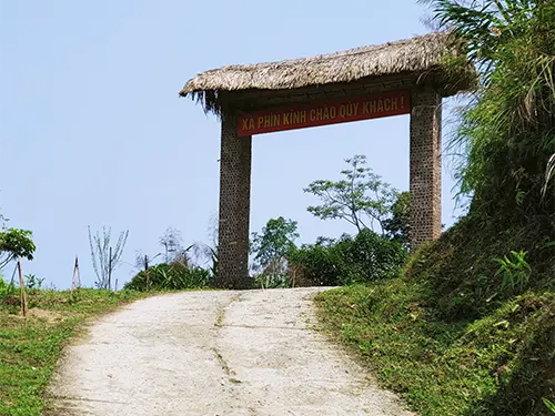 Cổng chào thôn Xà Phìn, Vị Xuyên, Hà Giang