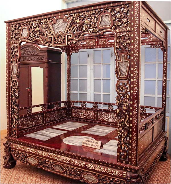 Giường ngủ gỗ sưa của Công Tử Bạc Liêu