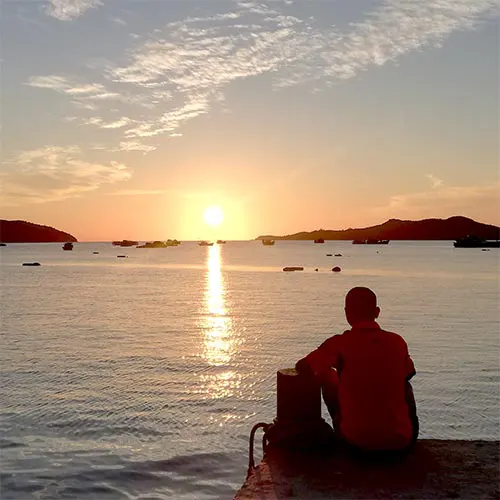 Ngắm bình minh trên đảo Nam Du - hoạt động được nhiều du khách yêu thích khi tham gia tour Nam Du từ Hà Nội