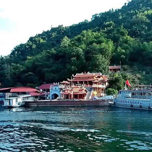 Đền Bà Chúa Thác Bờ - điểm tâm linh nổi tiếng trong tour Thác Bờ 1 ngày