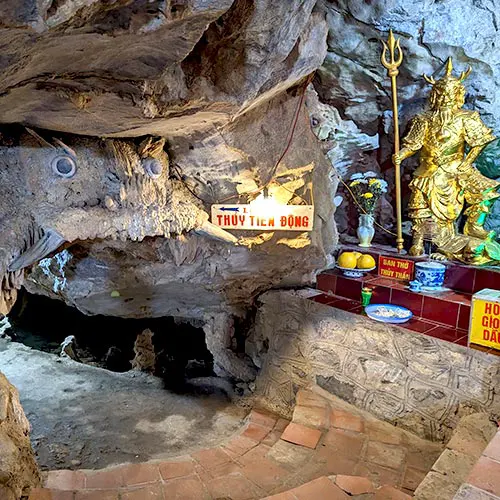 Thủy Tiên Động huyền ảo trong tour Chùa Tiên Đầm Đa - Lạc Thủy Hòa Bình 1 ngày