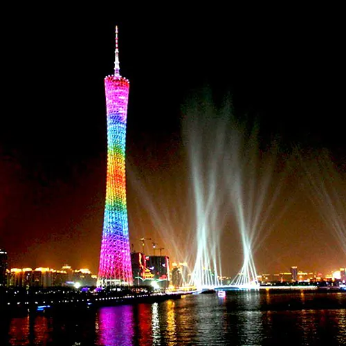 Tháp truyền hình Quảng Châu cao 600M bên bờ sông Châu Giang. Biểu tượng mới của TP Quảng Châu