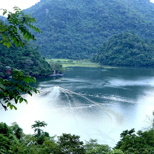 Hồ Ba Bể Bắc Kạn - điểm đến cuối hành trình khám phá Hà Giang Cao Bằng Bắc Kạn - Đông Bắc
