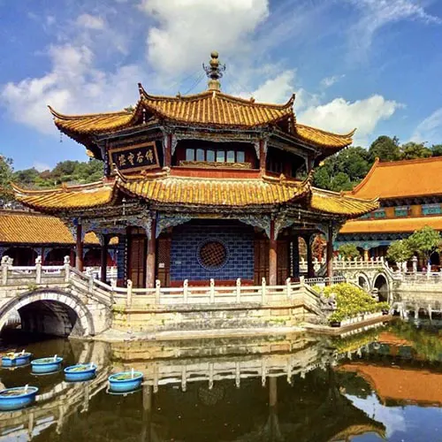 Chùa Yuantong một trong những ngôi chùa lớn và lâu đời nhất ở Côn Minh, với lịch sử hơn 1.200 năm