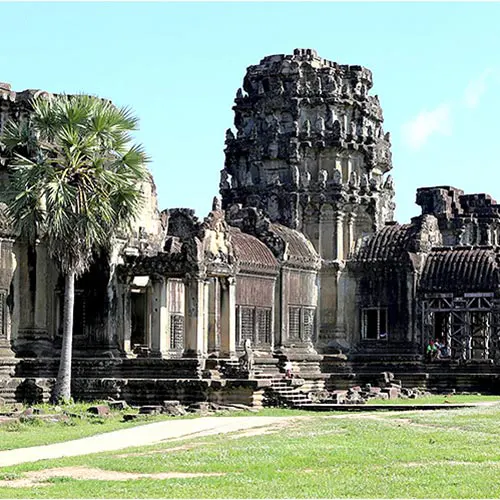 Cổng vào kỳ quan thế giới đền Angkor Wat, Campuchia
