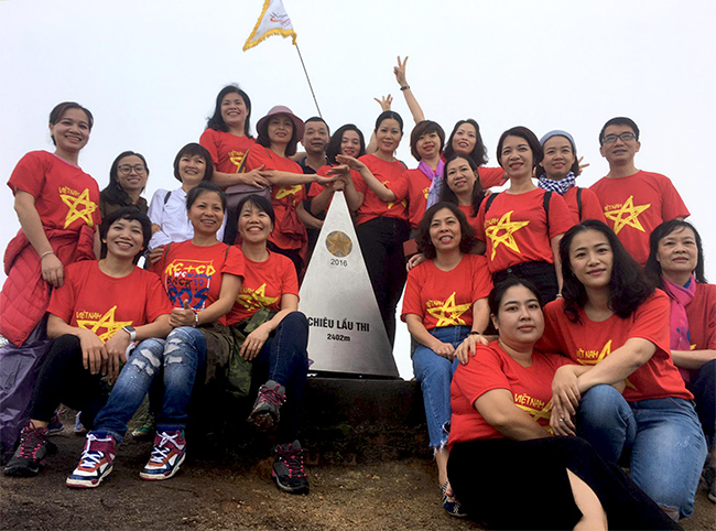 Lên đỉnh Chiêu Lầu Thi 2402M - Du lịch Hoàng Su Phì Hà Giang Lên đỉnh Chiêu Lầu Thi 2402M - Du lịch Hoàng Su Phì Hà Giang
