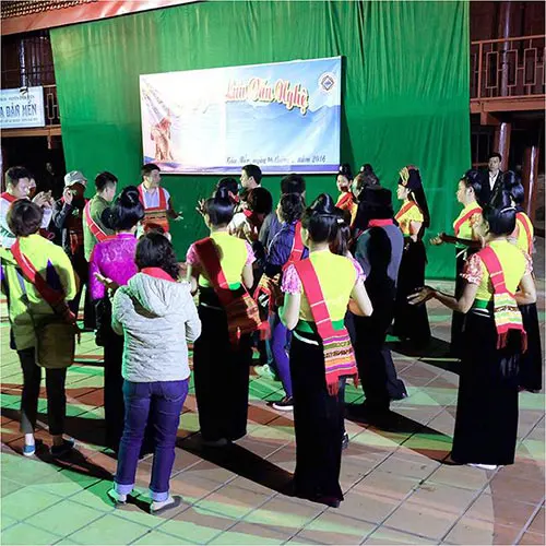 Giao lưu văn nghệ bản Mển Điện Biên - trải nghiệm văn hóa đặc sắc trong tour Sơn La Điện Biên