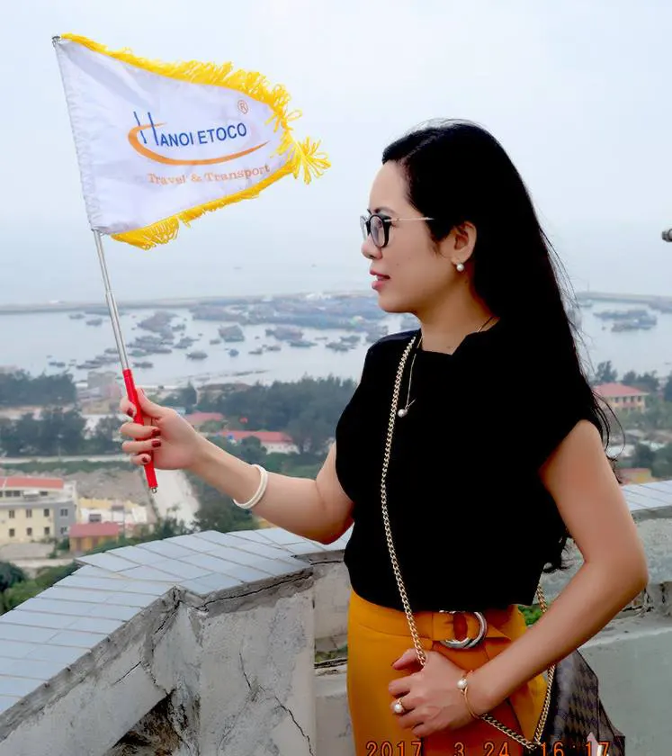 Toàn cảnh Bạch Long Vĩ từ nhìn từ Hải Đăng Bạch Long Vĩ