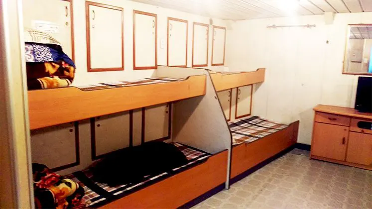 Giường nghỉ trên tàu Bạch Long