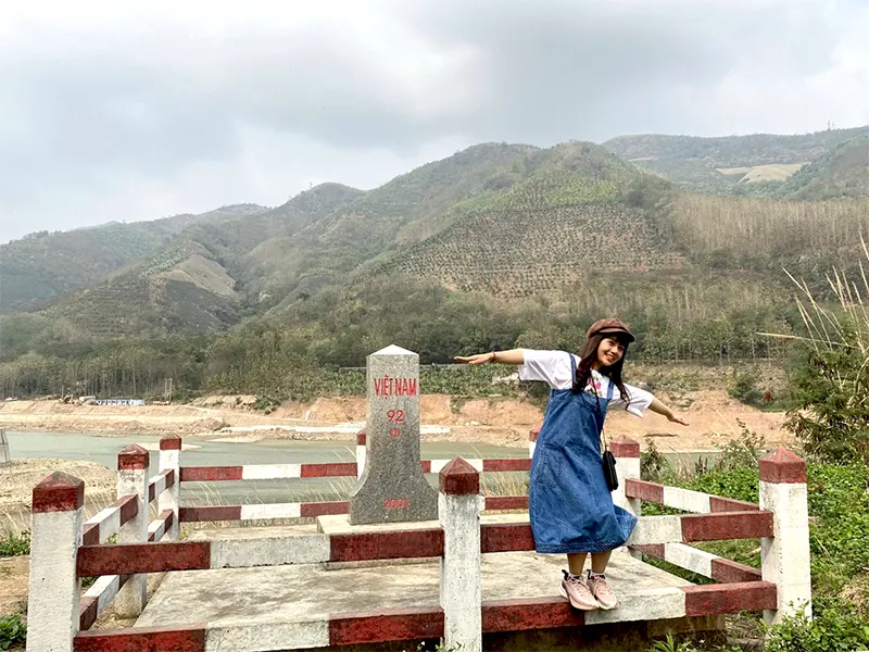 Cột mốc 92 Việt Nam - Trung Quốc tại Lũng Phô