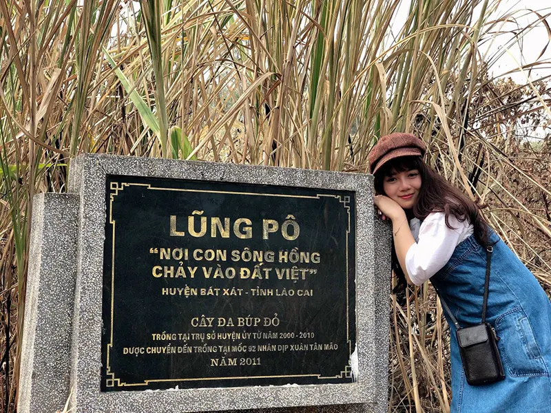 Bảng hiệu - Lũng Pô