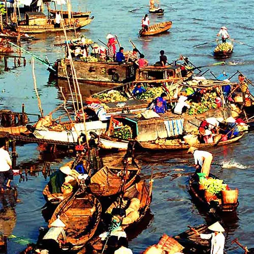 Chợ nổi Cái Răng Cần Thơ vào buổi sáng - nét văn hóa mua bán trên sông đặc trưng miền Tây