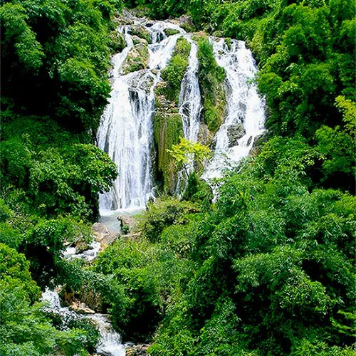 Thác Gò Lào - điểm tham quan mát lành trong tour Hang Kia Pà Cò 2 ngày 1 đêm tại Mai Châu Hòa Bình