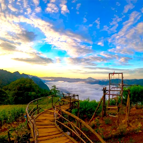 Biển mây Hang Kia - điểm săn mây đẹp nhất Tây Bắc trong tour du lịch Hang Kia Pà Cò, mang đến trải nghiệm tuyệt vời