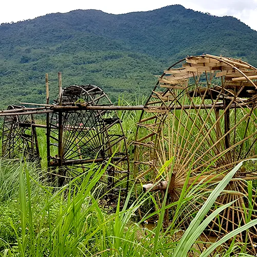 Guồng nước cọ nước của người Thái tại Làng Sát - điểm check-in trong chương trình du lịch Pù Luông