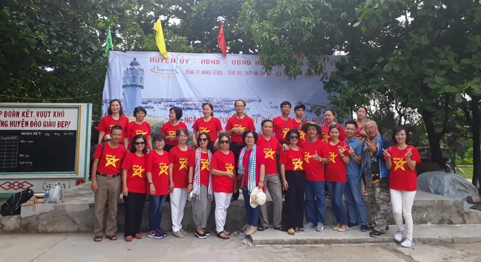 Đoàn khách đi tour Bạch Long Vĩ 6/2018