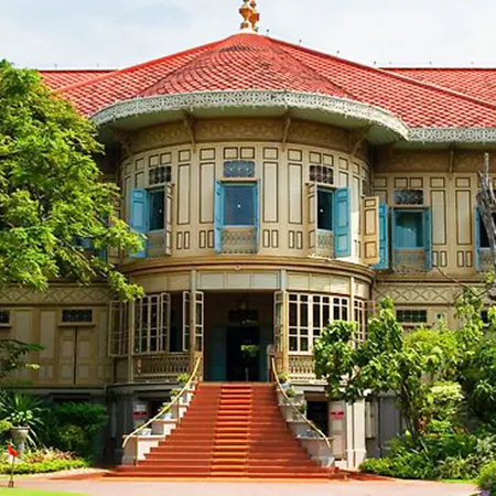 Cung điện Vimanmek bằng gỗ tếch lớn nhất thế giới trong khuôn viên hoàng gia Bangkok