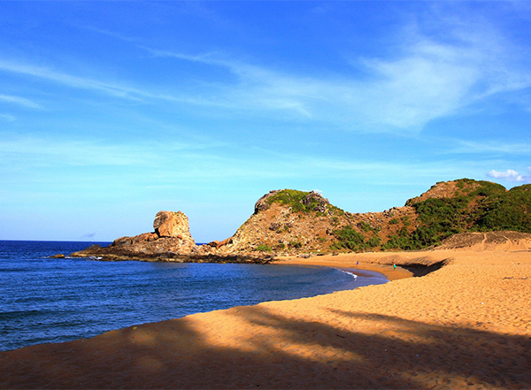 Ảnh Bãi Hóc Mó còn gọi là Hòn Rùa tại biển Sa Huỳnh