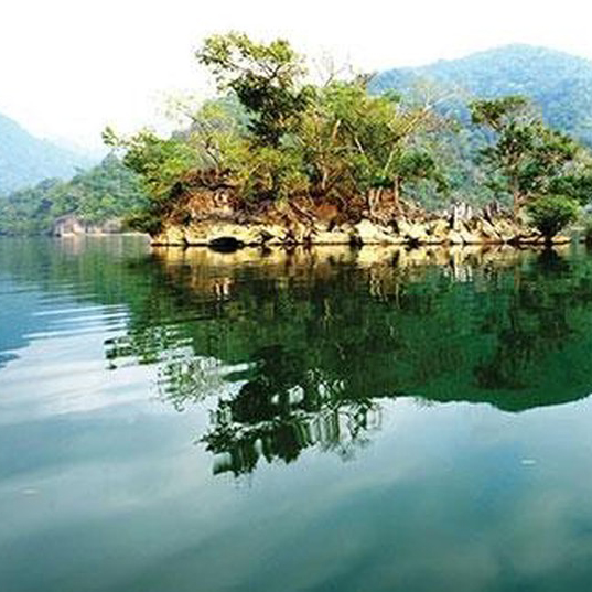 Hồ Ba Bể - Hồ tự nhiên lớn nhất Việt Nam