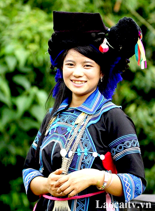Thiếu nữ dân tộc Hà Nhì Xã Y Tý huyện Bát Xát Tỉnh Lào Cai
