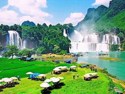 Các điểm du lịch ở Cao Bằng: Trùng khách, Hòa An, Thạch An, Hạ Lang