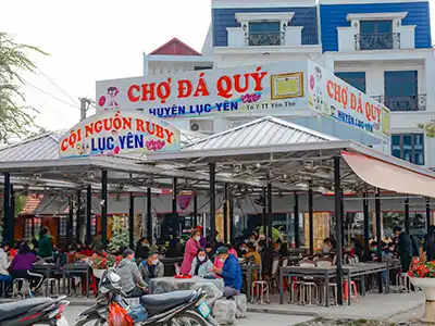 Chợ đá quý Lục Yên, chợ đặc biệt tại Lục Yên, Yên Bái