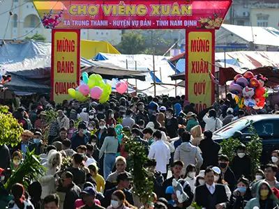 Các phiên chợ độc lạ đầu năm, Chuộng, Viềng, Bích La, Gò