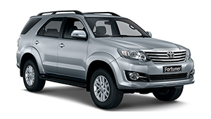 Thuê xe đi sân bay Nội Bài - Giá thuê Xe 8 chỗ Toyota Fortuner Hà Nội